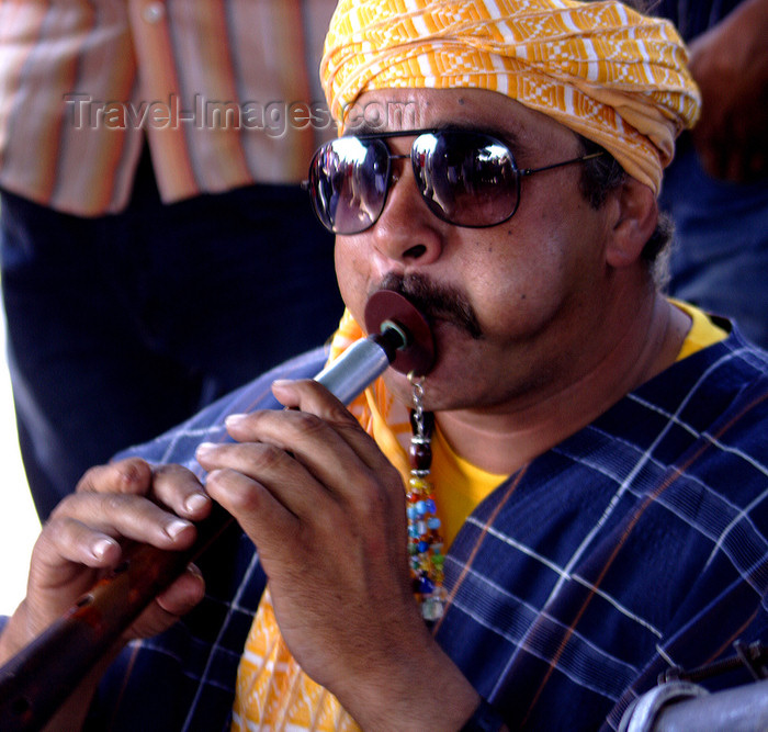 moroc502: Marrakesh - Morocco: Djema El Fnaa - musician - photo by Sandia - (c) Travel-Images.com - Stock Photography agency - Image Bank