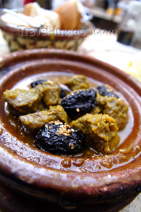 moroc505: Marrakesh - Morocco: lamb and plums tajine - photo by Sandia - (c) Travel-Images.com - Stock Photography agency - Image Bank