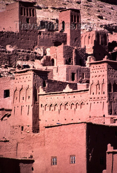 moroc53: Morocco / Maroc - Ait Benhaddou / Ait Ben Haddou: mud architecture - mud buildings on the slope - fortified city - ksar - photo by F.Rigaud - (c) Travel-Images.com - Stock Photography agency - Image Bank