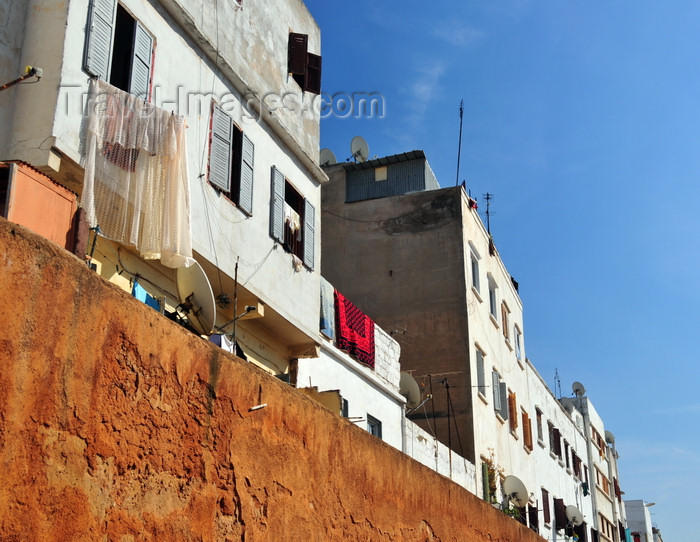 moroc539: Casablanca / Anfa, Morocco: Medina houses and wall along Blvd Tahar el-Alaoui - photo by M.Torres - (c) Travel-Images.com - Stock Photography agency - Image Bank