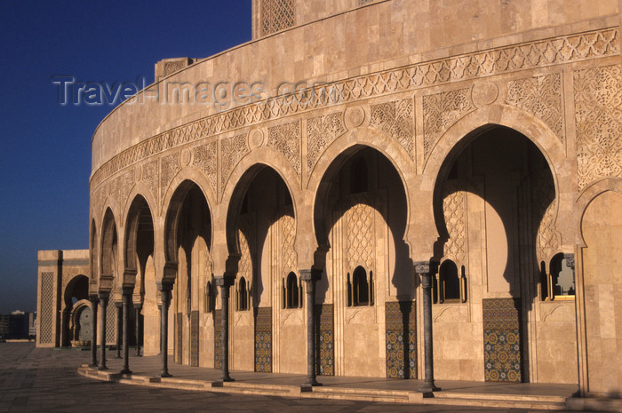 moroc557: Casablanca, Morocco: Hassan II mosque - arches under the North African sun - photo by S.Dona' - (c) Travel-Images.com - Stock Photography agency - Image Bank