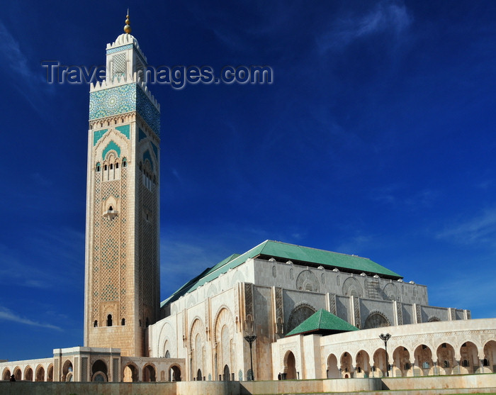 moroc563: Casablanca / Dar-el-Baida, Morocco: Hassan II mosque with its sliding green roof - photo by M.Torres - (c) Travel-Images.com - Stock Photography agency - Image Bank