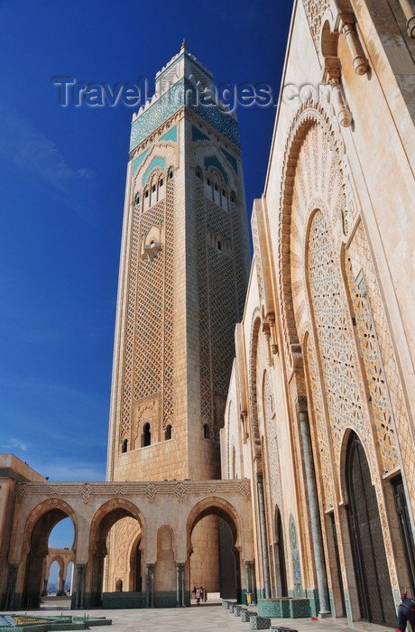 moroc568: Casablanca, Morocco: Hassan II mosque - minaret and southern façade - photo by M.Torres - (c) Travel-Images.com - Stock Photography agency - Image Bank