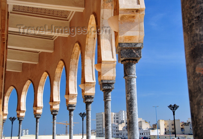 moroc571: Casablanca, Morocco: Hassan II mosque - Moorish horseshoe arches - photo by M.Torres - (c) Travel-Images.com - Stock Photography agency - Image Bank