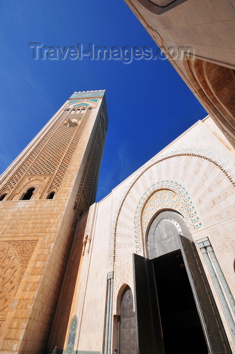 moroc577: Casablanca, Morocco: Hassan II mosque - open gates - main entrance to the prayer hall - photo by M.Torres - (c) Travel-Images.com - Stock Photography agency - Image Bank
