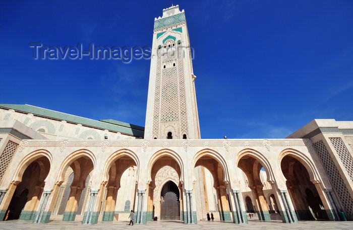 moroc579: Casablanca, Morocco: Hassan II mosque, built by Bouygues - photo by M.Torres - (c) Travel-Images.com - Stock Photography agency - Image Bank