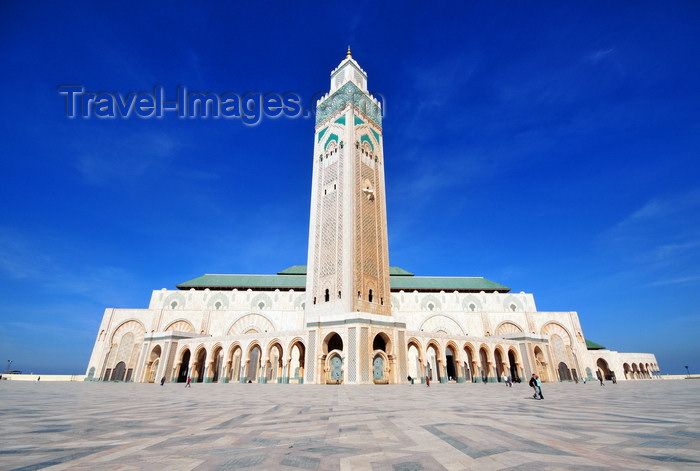 moroc580: Casablanca / Anfa, Morocco: Hassan II mosque - built on reclaimed land - photo by M.Torres - (c) Travel-Images.com - Stock Photography agency - Image Bank