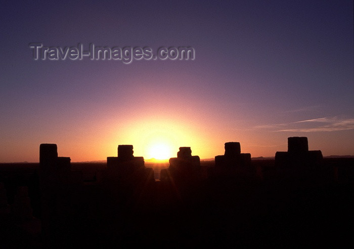 moroc63: Morocco / Maroc - Erfoud: sunset over the ramparts - photo by F.Rigaud - (c) Travel-Images.com - Stock Photography agency - Image Bank