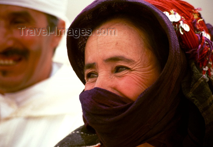 moroc88: Morocco / Maroc - Imilchil: woman letting the eyes smile - photo by F.Rigaud - (c) Travel-Images.com - Stock Photography agency - Image Bank