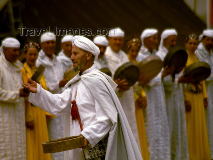 moroc96: Morocco / Maroc - Imilchil: musician at the moussem - Muslim festival - feasting - photo by F.Rigaud - (c) Travel-Images.com - Stock Photography agency - Image Bank