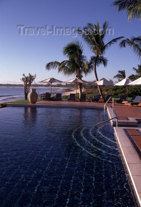 mozambique190: Pemba / Porto Amélia, Cabo Delgado, Mozambique / Moçambique: Pemba Beach hotel and spa - pool view / a piscina - photo by F.Rigaud - (c) Travel-Images.com - Stock Photography agency - Image Bank