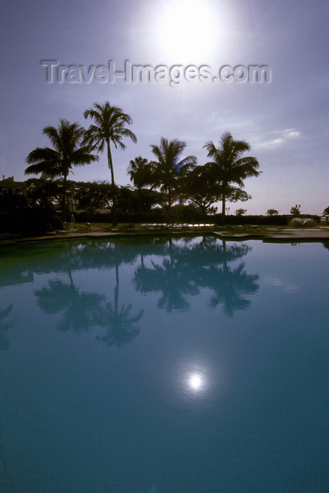 mozambique223: Mozambique / Moçambique - Maputo / Lourenço Marques: Polana Hotel - pool view / piscina do Hotel Polana - photo by F.Rigaud - (c) Travel-Images.com - Stock Photography agency - Image Bank