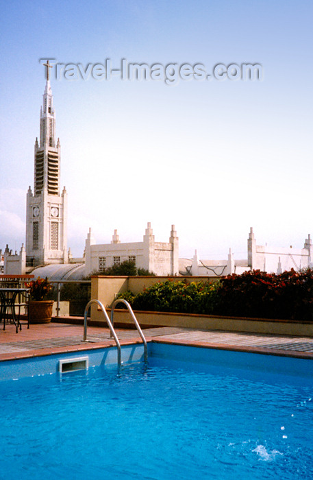 mozambique3: Mozambique / Moçambique - Maputo / Lourenço Marques: swimming pool at the Rovuma Carlton Hotel / piscina no Hotel Rovuma Carlton, ao fundo a Catedral de Nossa Senhora da Conceição - Carlton, Rua da Sé, 114 - photo by M.Torres - (c) Travel-Images.com - Stock Photography agency - Image Bank