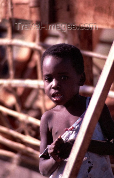 mozambique62: Ilha de Moçambique / Mozambique island: surprised boy - rapaz surpreendido - photo by F.Rigaud - (c) Travel-Images.com - Stock Photography agency - Image Bank