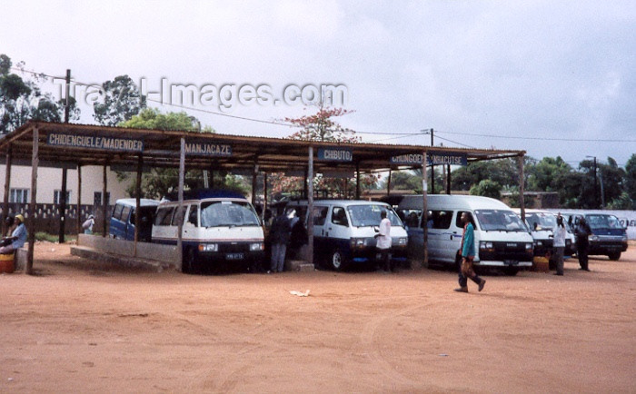 mozambique78: Xai-Xai / Vila João Belo / VJB: Chapas at the bus terminal / chapas na estação de autocarros - photo by M.Torres - (c) Travel-Images.com - Stock Photography agency - Image Bank