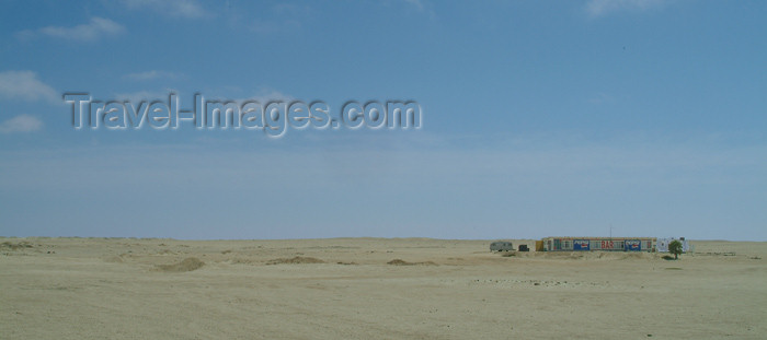 namibia12: Namibia: Namib desert: if all you need is a bar... - photo by J.Banks - (c) Travel-Images.com - Stock Photography agency - Image Bank