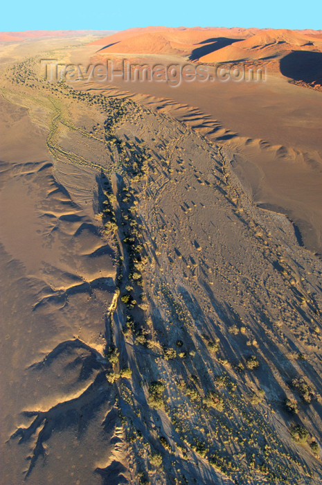 namibia156: Namibia: Landscape from Hot Air Balloon, erosion, Sossusvlei - photo by B.Cain - (c) Travel-Images.com - Stock Photography agency - Image Bank