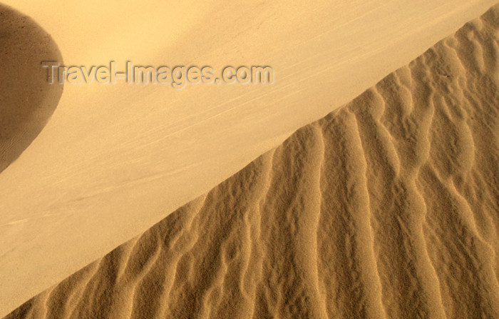 namibia174: Namibia: Sand Dune close-up, Skeleton Coast - photo by B.Cain - (c) Travel-Images.com - Stock Photography agency - Image Bank