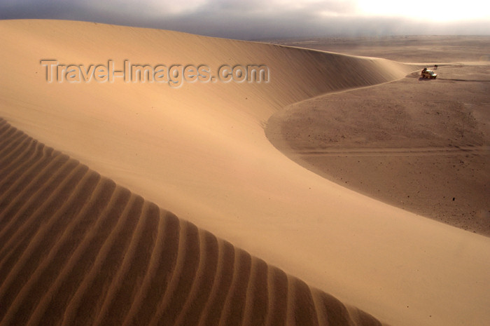 namibia181: Namibia: Sweeping sand dunewith land rover, Skeleton Coast - photo by B.Cain - (c) Travel-Images.com - Stock Photography agency - Image Bank