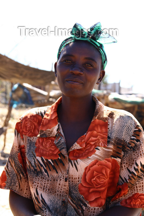 namibia193: Windhoek, Khomas Region, Namibia: Katatura - sales woman - photo by Sandia - (c) Travel-Images.com - Stock Photography agency - Image Bank