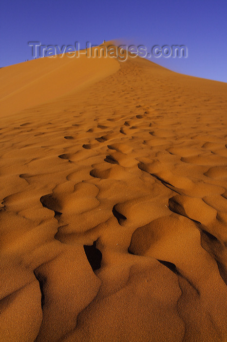 namibia199: Namib Desert - Sossusvlei, Hardap region, Namibia: symphony of sand - Namib-Naukluft National Park - photo by Sandia - (c) Travel-Images.com - Stock Photography agency - Image Bank