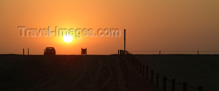 namibia39: Namibia: - Skeleton coast: sunset - car - photo by J.Banks - (c) Travel-Images.com - Stock Photography agency - Image Bank