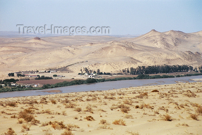 namibia56: Namibia - Oranjemund: view at Alexander Bay, South Africa - photo by J.Stroh - (c) Travel-Images.com - Stock Photography agency - Image Bank