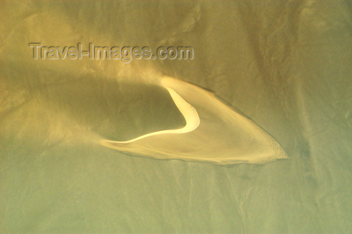 namibia97: Namib desert, Namibia - Aerial View of spaceship shaped sand dune - photo by B.Cain - (c) Travel-Images.com - Stock Photography agency - Image Bank