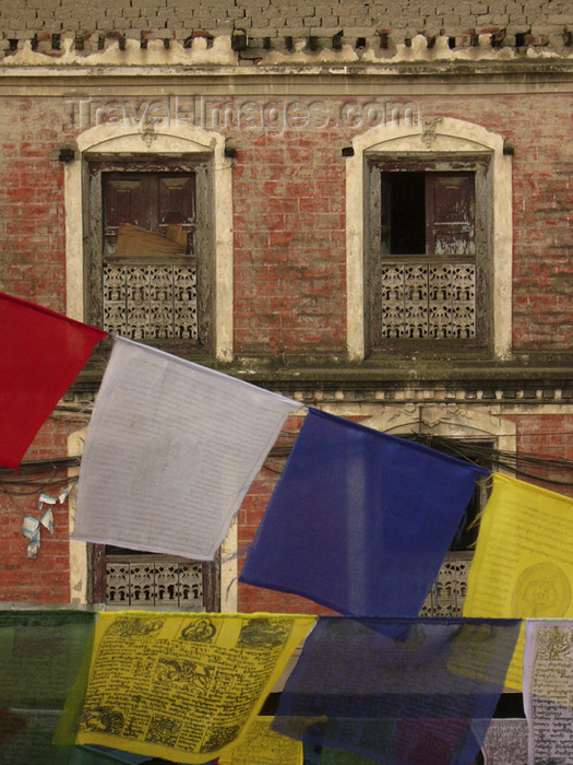 nepal10: Nepal - Kathmandu: prayer flags near Boudha Nath Stupa - photo by M.Samper - (c) Travel-Images.com - Stock Photography agency - Image Bank