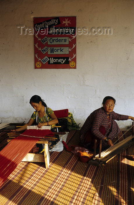 nepal156: Nepal - Pokhara: weavers and quality motivation poster - Women Handicraft Center - women's movement - photo by W.Allgöwer - (c) Travel-Images.com - Stock Photography agency - Image Bank