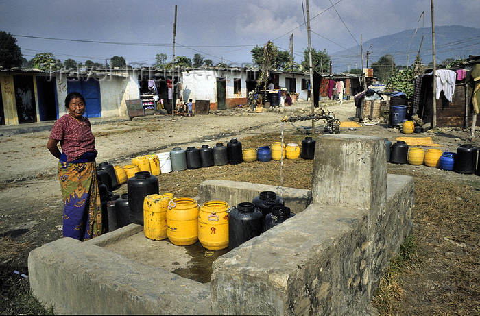 nepal159: Nepal - Pokhara: public water supply - communal tap - photo by W.Allgöwer - (c) Travel-Images.com - Stock Photography agency - Image Bank