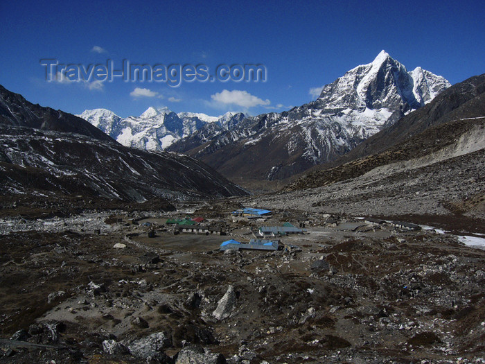 nepal17: Nepal - Chukhung - Khumbu region: valley view - Everest Base Camp Trek - photo by M.Samper - (c) Travel-Images.com - Stock Photography agency - Image Bank