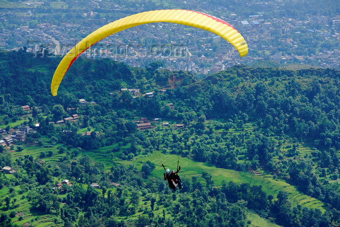 nepal181: Nepal, Pokhara: paragliding above Pokhara - photo by J.Pemberton - (c) Travel-Images.com - Stock Photography agency - Image Bank