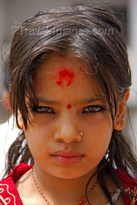 nepal197: Kathmandu, Nepal: pretty girl with striking eyes and large tilaka - photo by J.Pemberton - (c) Travel-Images.com - Stock Photography agency - Image Bank
