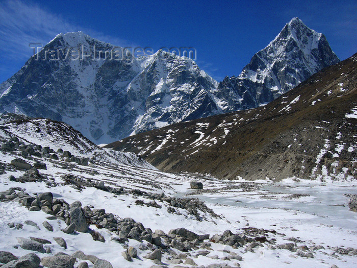 nepal22: Nepal - Sagarmatha National Park - Everest Base Camp Trek: peaks - photo by M.Samper - (c) Travel-Images.com - Stock Photography agency - Image Bank