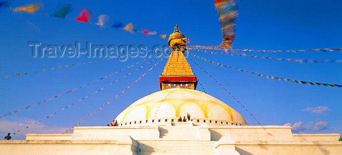 nepal238: Kathmandu valley, Nepal: Bodhnath stupa covers a vast area that has a circumbulatory path at the bottom and another path made of three-tier plinth - Khasti Chitya - UNESCO World Heritage Site - photo by W.Allgöwer - (c) Travel-Images.com - Stock Photography agency - Image Bank