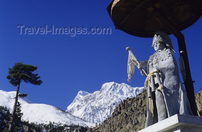 nepal344: Annapurna area, Manang district, Gandaki zone, Nepal: King Tribhuvan statue and Annapurna III, 7555 m - Annapurna Himal - photo by W.Allgöwer - (c) Travel-Images.com - Stock Photography agency - Image Bank