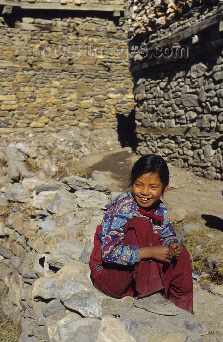 nepal354: Annapurna area, Nepal: teenage girl - photo by W.Allgöwer - (c) Travel-Images.com - Stock Photography agency - Image Bank