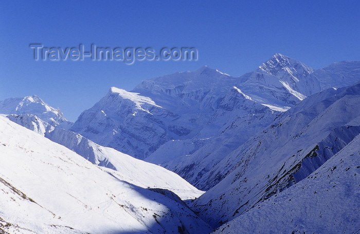 nepal360: Annapurna area, Nepal: Thorong La - summit pass located 5,416 meters - highest point on the Annapurna Circuit - photo by W.Allgöwer - (c) Travel-Images.com - Stock Photography agency - Image Bank