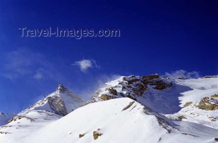 nepal361: Annapurna area, Nepal: Thorong La pass - wind - photo by W.Allgöwer - (c) Travel-Images.com - Stock Photography agency - Image Bank