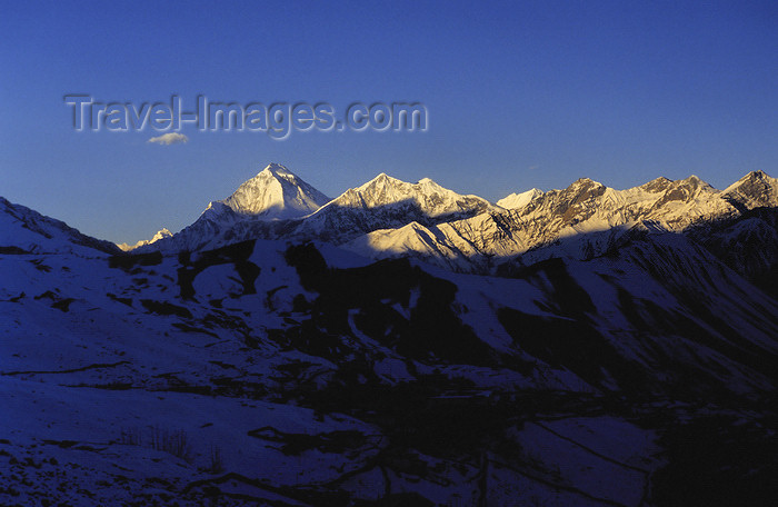 nepal363: Annapurna circuit, Myagdi District, Dhawalagiri Zone, Nepal: Dhaulagiri, the white mountain, 8167 m - the seventh highest mountain in the world - Dhaulagiri Himal, a subrange of the Himalaya - photo by W.Allgöwer - (c) Travel-Images.com - Stock Photography agency - Image Bank