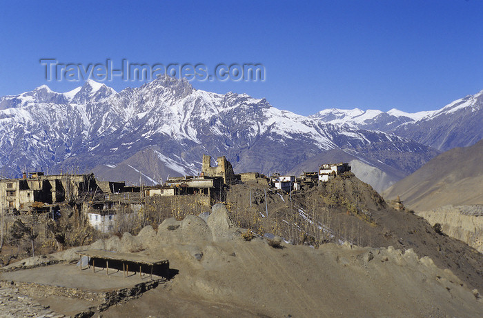 nepal377: Jharkot, Annapurna Region, Mustang district, Nepal: village, 16th century fort, Shakyapa Gompa and mountains along the Muktinath valley - Bara Gaon area - photo by W.Allgöwer - (c) Travel-Images.com - Stock Photography agency - Image Bank