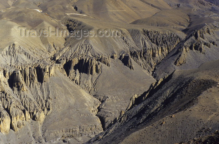 nepal378: Mustang district, Annapurna area, Dhawalagiri Zone, Nepal: erosion - canyon - photo by W.Allgöwer - (c) Travel-Images.com - Stock Photography agency - Image Bank