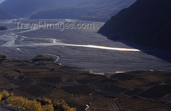 nepal381: Upper Mustang, Annapurna area, Dhawalagiri Zone, Nepal: Kali Gandaki valley - photo by W.Allgöwer - (c) Travel-Images.com - Stock Photography agency - Image Bank