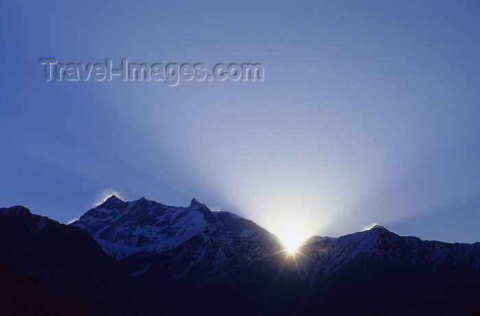 nepal389: Annapurna area, Kaski district, border with Myagdi district, Nepal: Annapurna South and sun, 7219 m - photo by W.Allgöwer - photo by W.Allgöwer - (c) Travel-Images.com - Stock Photography agency - Image Bank