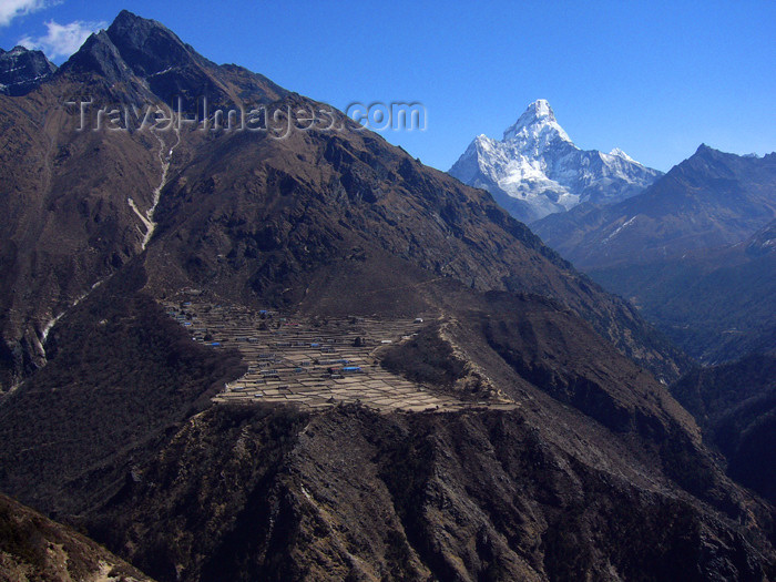 nepal39: Nepal - Phortse - Khumbu region: the town and mount Ama Dablam - Everest Base Camp trak - photo by M.Samper - (c) Travel-Images.com - Stock Photography agency - Image Bank