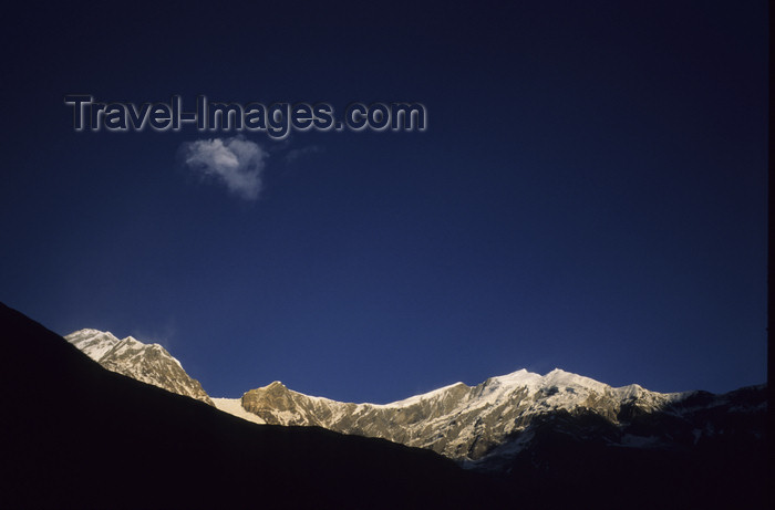 nepal396: Annapurna area, Myagdi District, Dhawalagiri Zone, Nepal: Tukuche peak and sky, 5920 m - photo by W.Allgöwer - (c) Travel-Images.com - Stock Photography agency - Image Bank