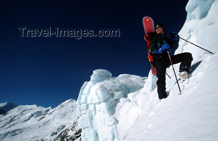 nepal416: Khumbu region, Solukhumbu district, Sagarmatha zone, Nepal: climbing snowboarder at 5900m on Mera Peak - Hinku Valley - Sagarmatha National Park - photo by S.Egeberg - (c) Travel-Images.com - Stock Photography agency - Image Bank