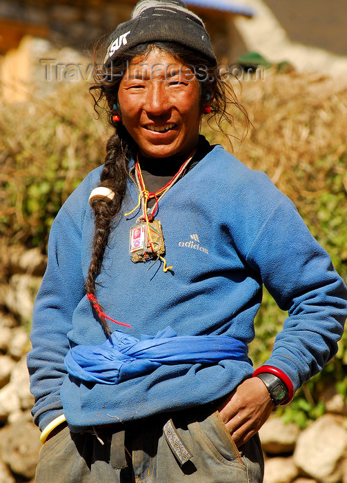 nepal425: Namche Bazaar, Khumbu region, Solukhumbu district, Sagarmatha zone, Nepal: typical tibetan guy at the market - photo by E.Petitalot - (c) Travel-Images.com - Stock Photography agency - Image Bank