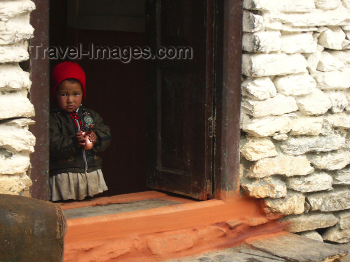 nepal68: Tukuche, Mustang District, Dhawalagiri Zone, Nepal: child - Annapurna Circuit - photo by M.Samper - (c) Travel-Images.com - Stock Photography agency - Image Bank